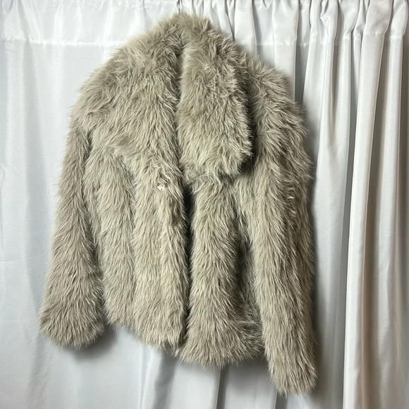 Faux Fur Shaggy Retro Y2K Coat - Picture 2 of 15